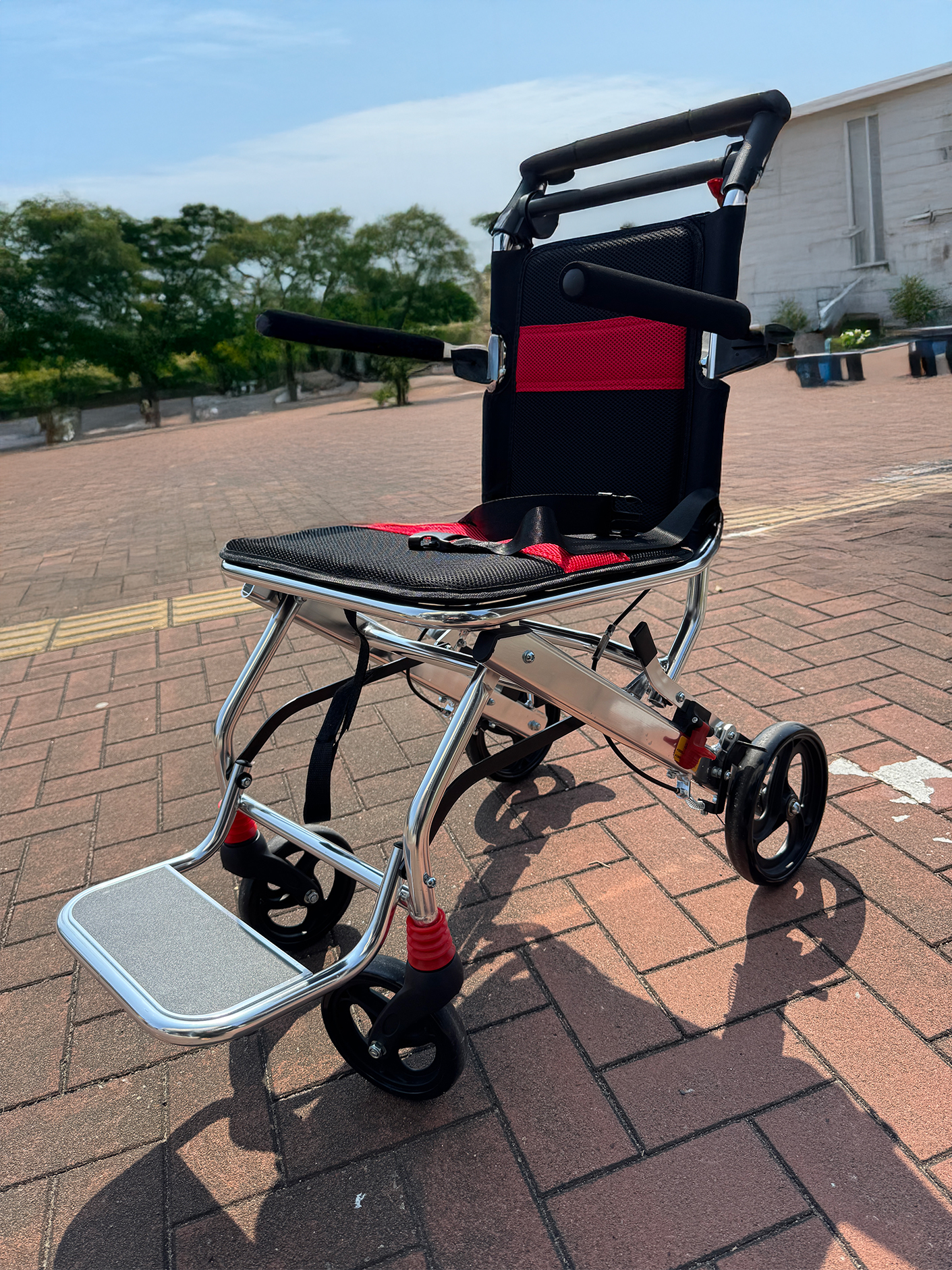 軽量車椅子2(段差も登りやすい)